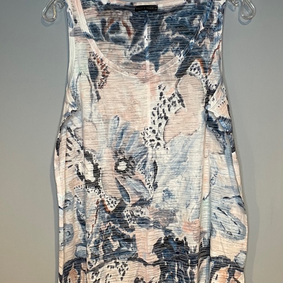 Nally & Millie Women's Sleeveless Top Floral Tank Size XL - Picture 1 of 7